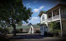 Chanel Court Motel